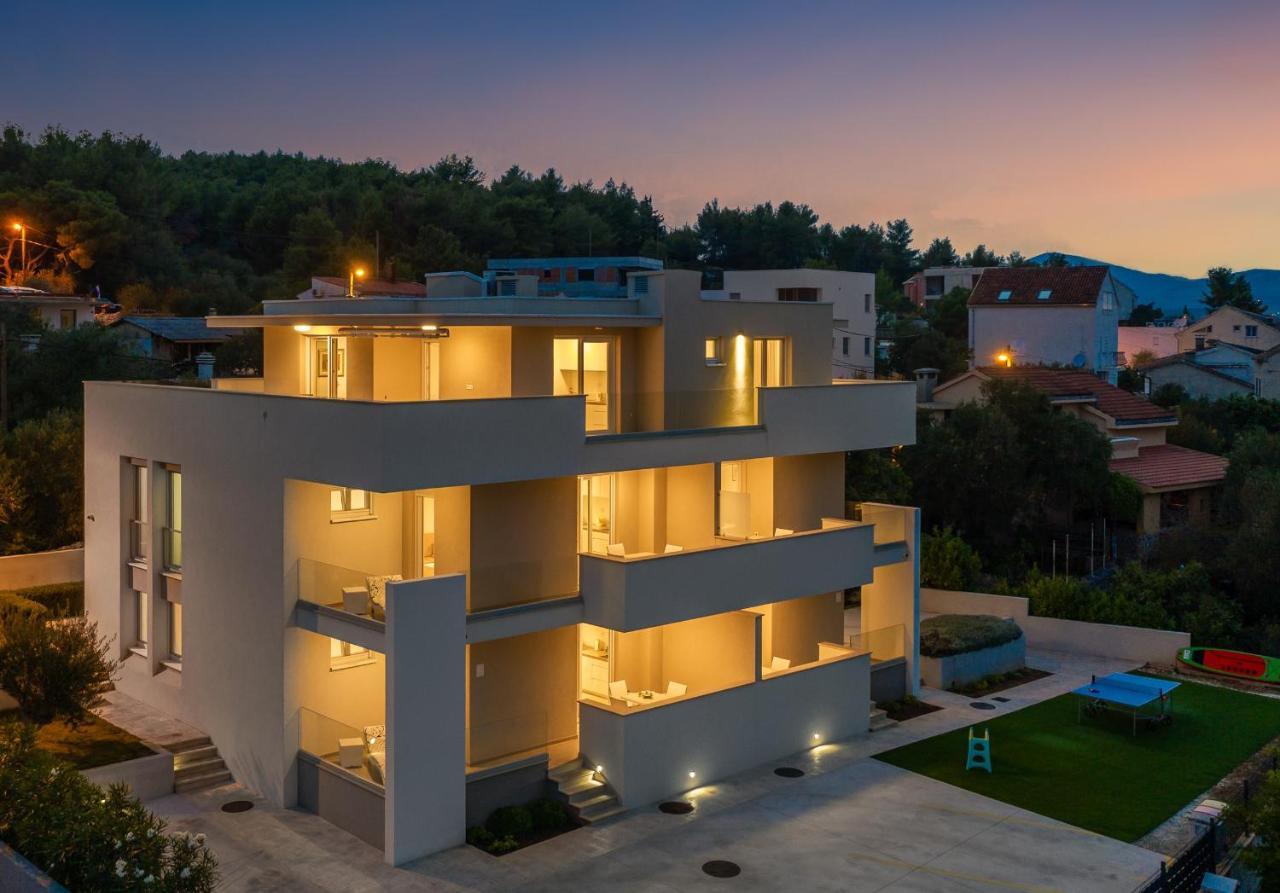 Apartments Alba Слатине Екстериор снимка
